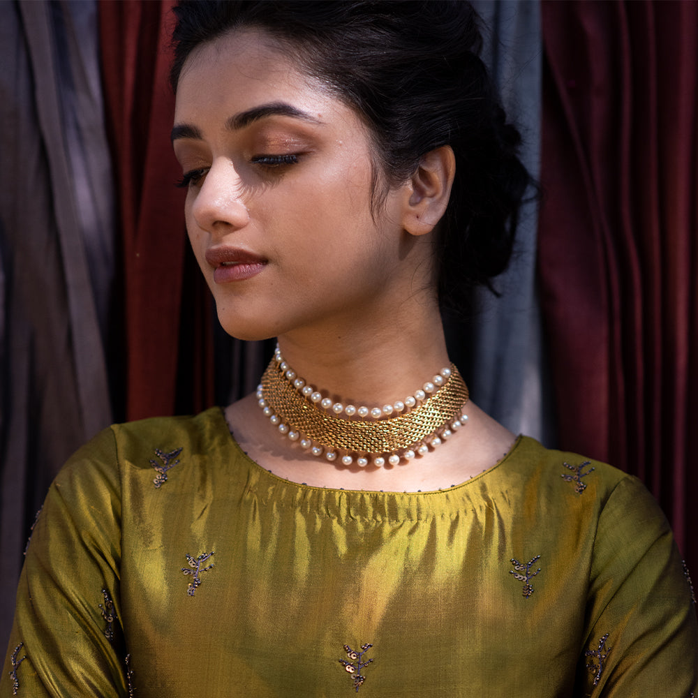 Golden Mesh and Pearl Choker worn by Sonam Kapoor