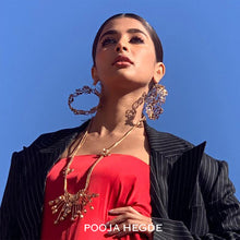 Load image into Gallery viewer, GOLD TONED LONG NECKLACE WITH CRESTS &amp; MOGRA BUD FLUTES WORN BY POOJA HEGDE
