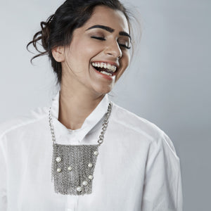 THICK AND THIN STELL CHAIN NECKPIECE WITH PEARLS