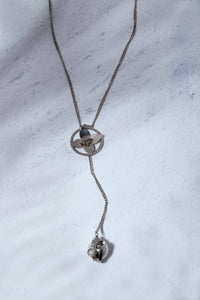 CHROME PLATED THIN CHAIN NECKPIECE WITH TWISTED ROUND WIRE