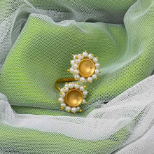 Load image into Gallery viewer, Gold Toned Double Circle Pearl Ring
