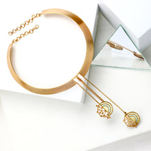 Load image into Gallery viewer, GOLD TONED COLLAR NECKLACE WITH SPLIT CIRCULAR ACRYLIC &amp; DOTTED PENDULUM CHARMS
