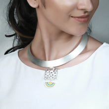 Load image into Gallery viewer, SILVER TONED COLLAR NECKLACE WITH DOTTED BLOCK &amp; ACRYLIC ARCS PENDANT
