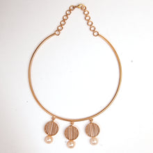 Load image into Gallery viewer, GOLD PLATED WIRE HASLEE WITH 3 STRIPED CIRCLES AND HALF PEARLS
