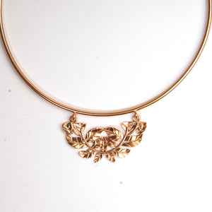 GOLD PLATED WIRE HASLEE WITH CRECENT SERRATE