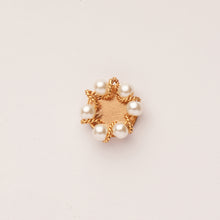 Load image into Gallery viewer, GOLD PLATED PEARLS BINDI
